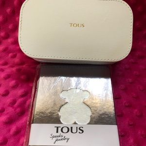 Tous travel jewelry case and 2 notebook